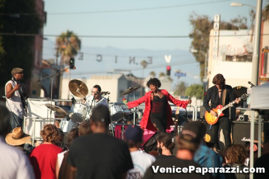 Venice-Beach-Music-Fest-Spring-Fling-43-552x368