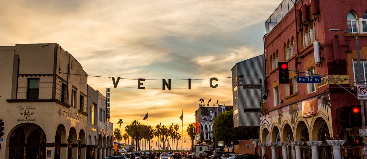 Snap a selfie with the iconic Venice Sign